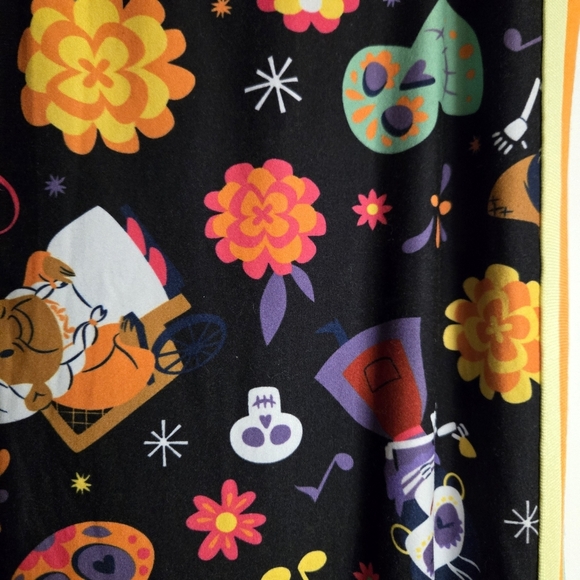 Disney Parks 2021 Coco Women's Leggings Size Large Black Orange - Picture 4 of 5